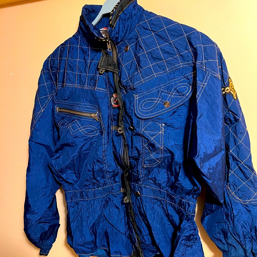 90s vintage indigo color having distinct shape good condition.